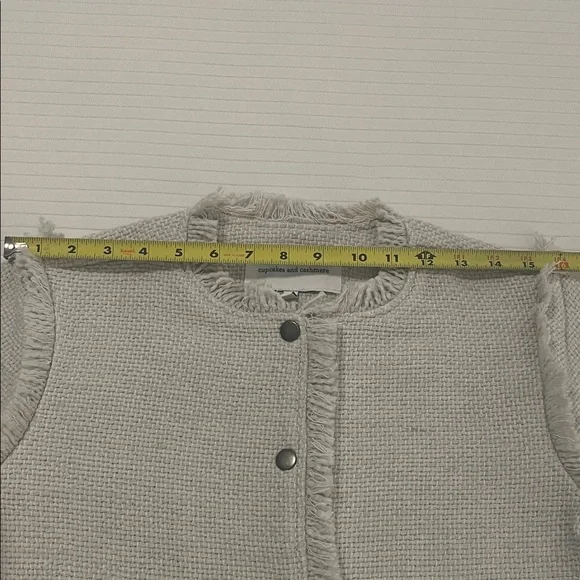 cupcakes & cashmere Gray - Beige Textured Blazer - Picture 6 of 9